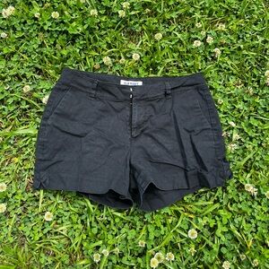 OLD NAVY SHORTS 🕷️